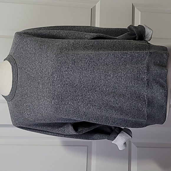 Champion Tops - CHAMPION MEDIUM GREY COMFY COZY ATHLETIC APPAREL CREWNECK PULLOVER SWEATSHIRT